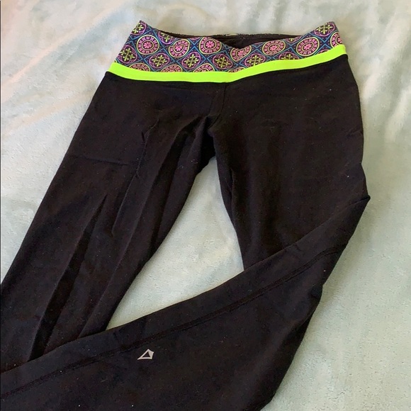 Ivivva yoga pants - Picture 3 of 3